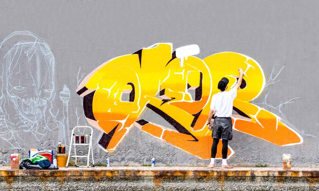 El Problema De Los Grafitis En Las Ciudades Invetro es